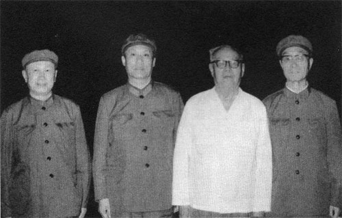 1980��6��4�գ�Ҷ��Ӣ(�Ҷ�)���Ű�Ƽ(��һ)��Ǯѧɭ (��һ)����ҫ��(���)���Ϻ���Ӱ