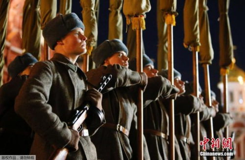 ����ͼ������˹����ҹ���ı����ţ�ӭ��ʤ����