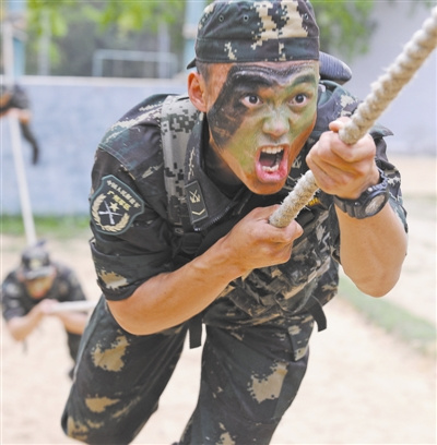 一闻战鼓虎气生:解放军各部队锤炼官兵血性(图)