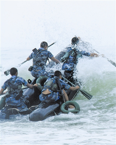 一闻战鼓虎气生:解放军各部队锤炼官兵血性(图)