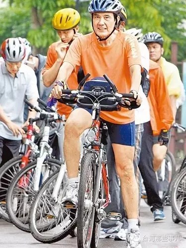 马英九近日前往旧草岭隧道考察自行车道建设 马英九近日前往旧草岭隧道考察自行车道建设