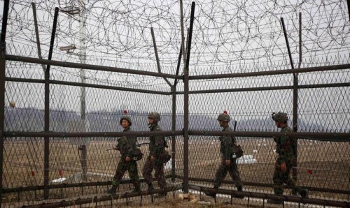 ����ͼƬ������ʿ���ں������·ֽ��߷Ǿ���������Ѳ�ߡ�