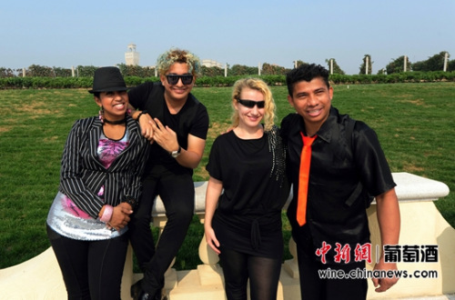 ����οͲι�������ԣ���ǳǱ���ׯ��