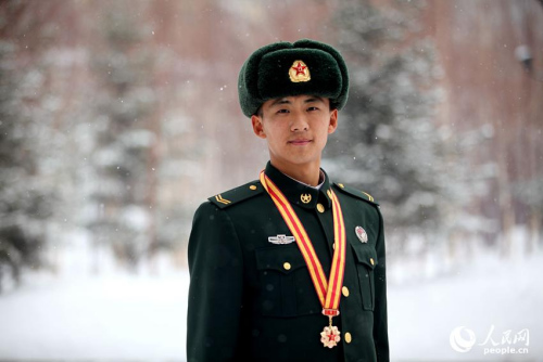 ���չ���������