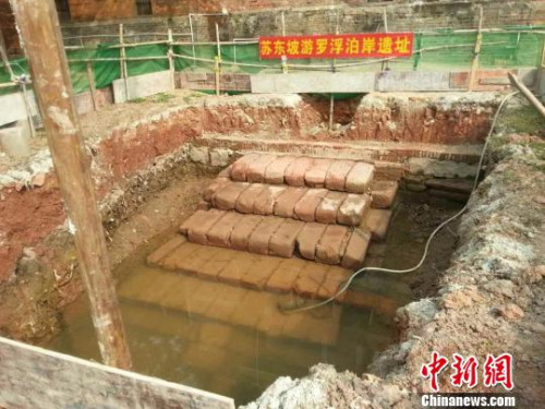 图为在惠州博罗县园洲镇九潭义合村发现的古码头遗址 严初 摄 图为在惠州博罗县园洲镇九潭义合村发现的古码头遗址 严初 摄