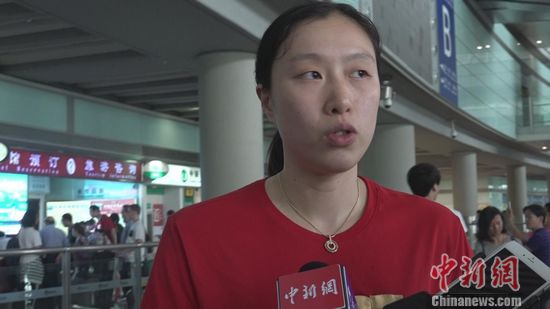 邵婷接受媒体采访 邵婷接受媒体采访