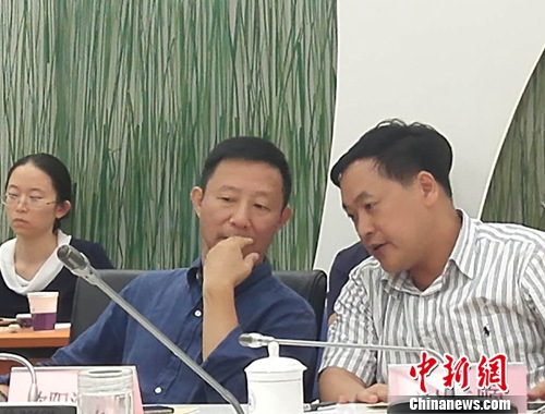 论坛现场,嘉宾们就相关问题进行讨论。上官云 摄 论坛现场,嘉宾们就相关问题进行讨论。上官云 摄