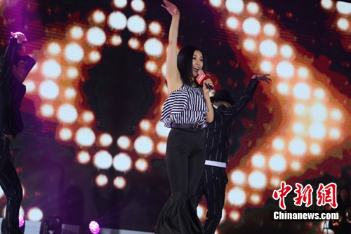 王蓉表演。主办方供图 王蓉表演。主办方供图