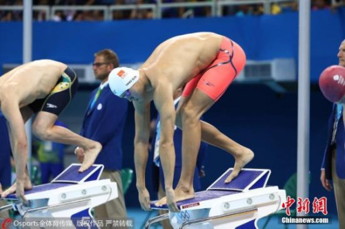 北京时间8月7日,在里约奥运会游泳男子400米自由泳比赛中,中国选手孙杨遗憾摘银,澳大利亚选手霍顿摘得金牌。图片来源:Osports全体育图片社 北京时间8月7日,在里约奥运会游泳男子400米自由泳比赛中,中国选手孙杨遗憾摘银,澳大利亚选手霍顿摘得金牌。图片来源:Osports全体育图片社 北京时间8月7日,在里约奥运会游泳男子400米自由泳比赛中,中国选手孙杨遗憾摘银,澳大利亚选手霍顿摘得金牌。图片来源:Osports全体育图片社 北京时间8月7日,在里约奥运会游泳男子400米自由泳比赛中,中国选手孙杨遗憾摘银,澳大利亚选手霍顿摘得金牌。图片来源:Osports全体育图片社