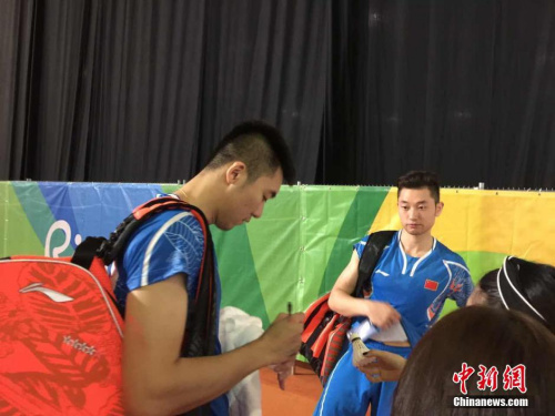 �й���ϲ��/��������� <a target='_blank' href='http://www.chinanews.com/' >������</a>���� ¬�� ��