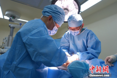 青岛首例静脉曲张Venefit腔内射频精准闭合手