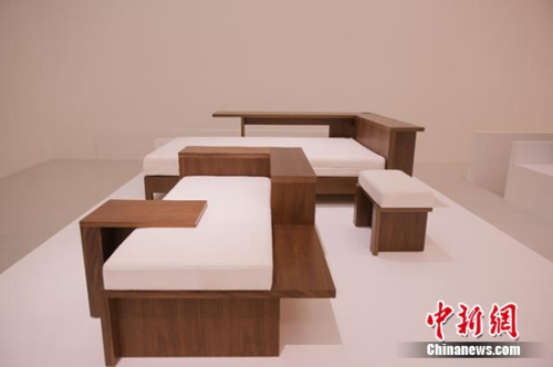 ԭ������Ʒ��ƾ����ϸ�塢���������¡���࣬�ɹ��������˲�Ʒ���񣬸��԰�ɫ���棬��Ȼ�������߽���һ�����ʵĶ۸У�����һ�ְ��ĵĸо������������������ʹ����ѧ�ĳ��⡣ 