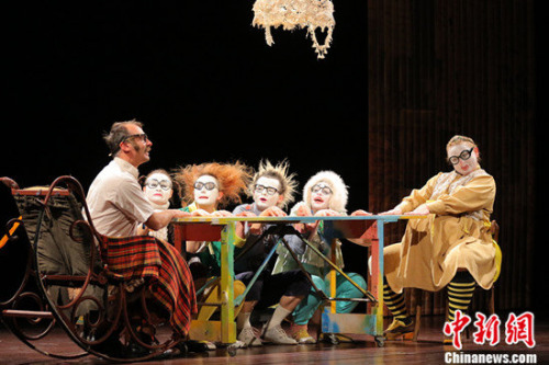 《瞧这一家人》引爆喜剧狂欢 2016北京喜剧艺