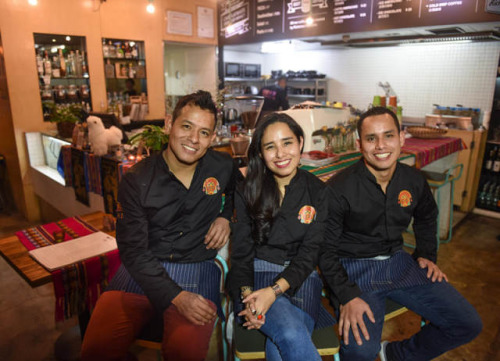 11��17�գ��ڱ���������SOHO,СС������������˹�ƣ��󣩡������ǣ��У�������������˹�������������Ǿ�Ӫ�ġ������ۡ������ں�Ӱ���»������ ��� �� 