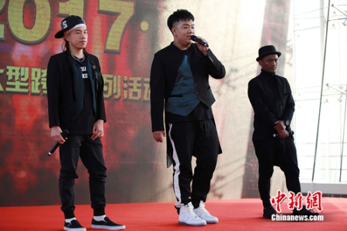 ������ս����ݳ������·Զ��