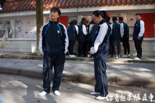 湘西州民中80周年校庆 学子众筹拍献礼片(组图)