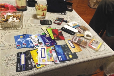 11��28�������ོ�����������ϰ�����10��¥501�ң�һ��C1�ҳ�(����ͷĿ)���������չʾ�Լ���18�����п������ÿ���