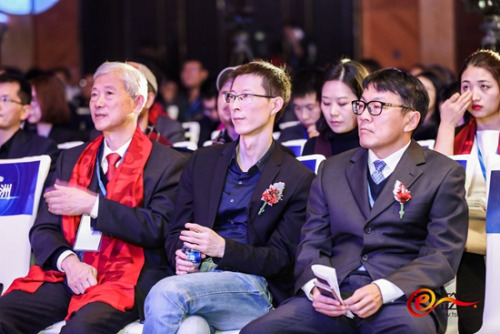 �й�������ѧ�����ų���eǩ��VP���������¹��ʲ�ʿCIOκ�ε�