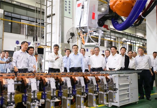 2016��10��13�գ����ǿ�����ڴ��弤�⹫˾���俼�죬��ϸ�ۿ���ҵϵ�д��²�Ʒ�������Ǵ������װ������ҵ�����������ܼ���ӹ���3D��ӡ������ϱ�ʾ������������ͼ��