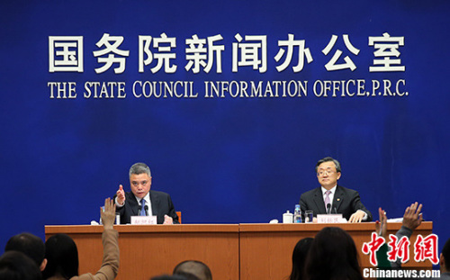 1月11日,国新办发表《中国的亚太安全合作政策》白皮书,并举行新闻发布会介绍白皮书和亚太安全合作政策有关情况。 <a target='_blank' href='http://www.chinanews.com/'>中新社</a>记者 杨可佳 摄 1月11日,国新办发表《中国的亚太安全合作政策》白皮书,并举行新闻发布会介绍白皮书和亚太安全合作政策有关情况。 <a target='_blank' href='http://www.chinanews.com/'>中新社</a>记者 杨可佳 摄