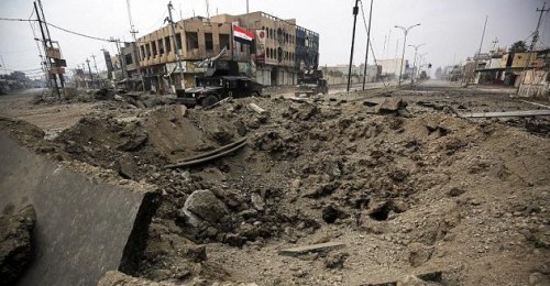 一枪击毙3名极端分子 英狙击手上演百步穿杨