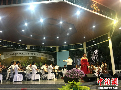 2��12������̩�������������Ȼʼҽ�������������¡���ṫ԰���С���ƺ���ֻᡱ�������ڶ������οͷ�������������Ψ������ʢ�硣<a target='_blank' href='http://www.chinanews.com/'>������</a>���� ������ ��