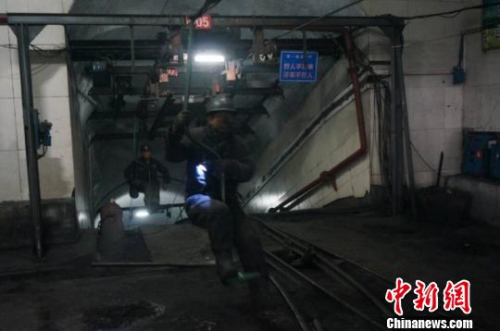 河南登封煤矿事故救援。韩章云 摄 河南登封煤矿事故救援。韩章云 摄