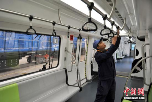 ����ʦ�����ڽ��м�顣 ���ҿ� ��