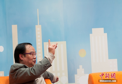 资料图:温瑞安接受访谈,畅谈武侠情怀。 <a target='_blank' href='http://www.chinanews.com/' >中新网</a>记者 翟璐 摄 资料图:温瑞安接受访谈,畅谈武侠情怀。 <a target='_blank' href='http://www.chinanews.com/' >中新网</a>记者 翟璐 摄