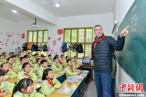 ����ѷ�Ķ��й����ܾ���������Ϊ�Ĵ������ط�����ɻ�����Уѧ����Ӣ�Ŀ�