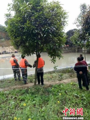 搜救打捞现场 网友 供图