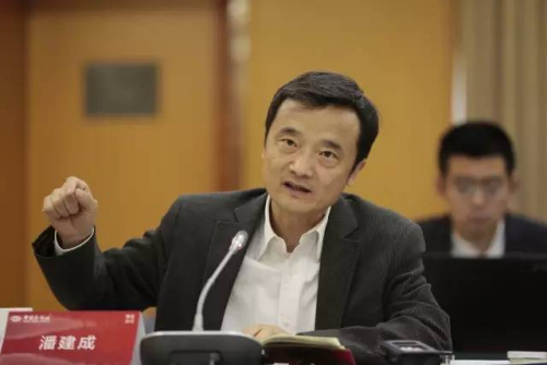 中国国家统计局中国经济景气监测中心副主任潘建成 中新社 李慧思 摄