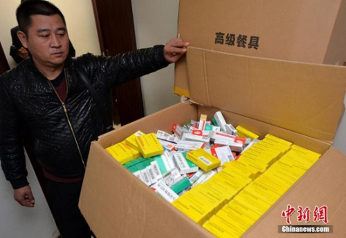中新社发 京警 摄