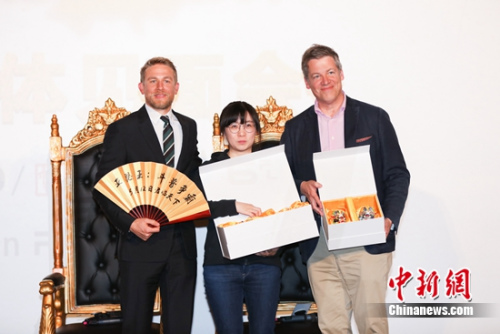 ��˿����λ������������