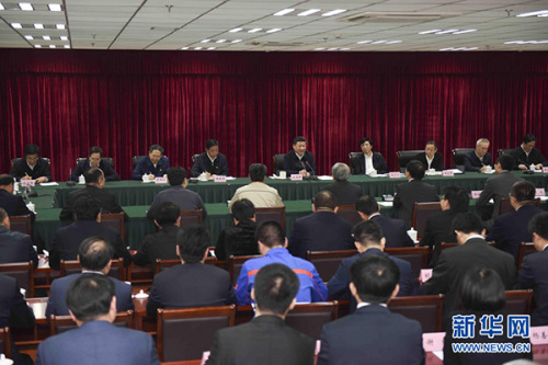 2016年4月26日,中共中央总书记、国家主席、中央军委主席习近平在安徽合肥主持召开知识分子、劳动模范、青年代表座谈会并发表重要讲话。新华社记者 李学仁 摄 2016年4月26日,中共中央总书记、国家主席、中央军委主席习近平在安徽合肥主持召开知识分子、劳动模范、青年代表座谈会并发表重要讲话。新华社记者 李学仁 摄