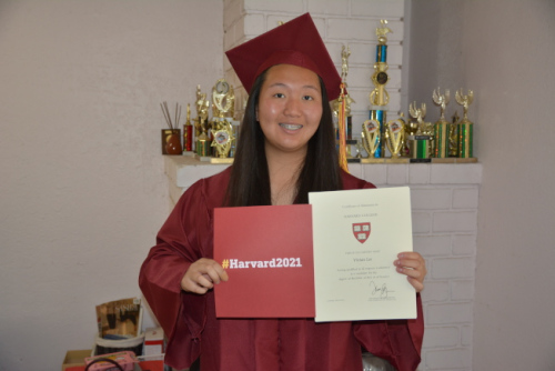 华裔李美玲拿哈佛大学全额奖学金.