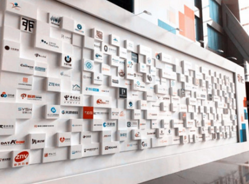 2017数博会奇鱼微办公亮相数据大脑让工作更便利