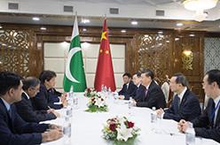 习近平会见巴基斯坦总理伊姆兰·汗