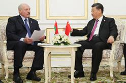 习近平会见白俄罗斯总统卢卡申科