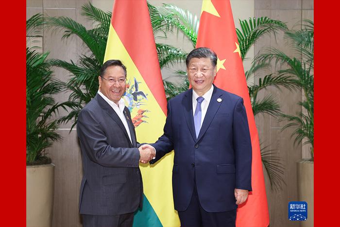 习近平会见玻利维亚总统阿尔塞