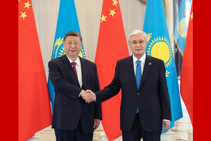 习近平同哈萨克斯坦总统托卡耶夫会谈