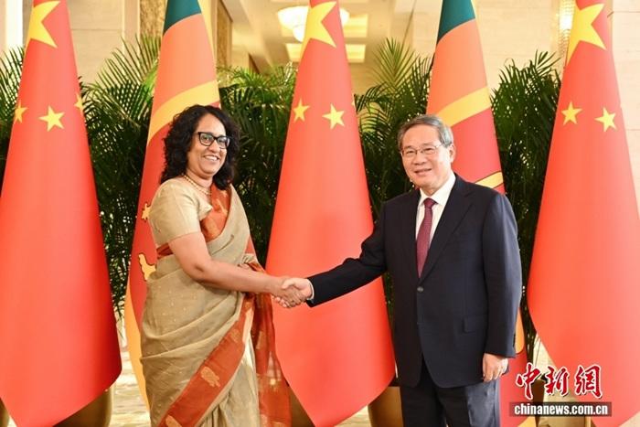 李强会见斯里兰卡总理阿马拉苏里亚