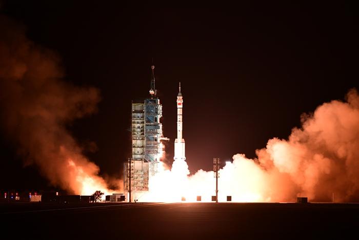 神舟二十一号载人飞船发射取得圆满成功