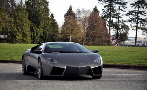 顶级神兽 兰博基尼雷文顿街头露脸(组图)(5)