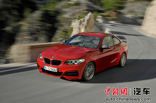 ȫ��BMW2ϵ˫�Ž��ܳ���½�й��г�