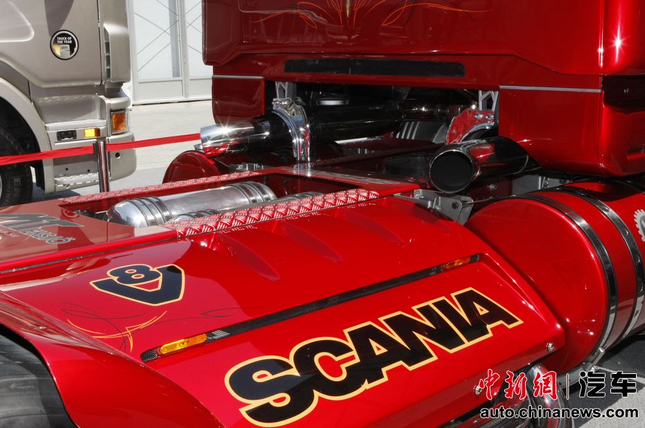 2011�Ϻ���չ��˹�����ǳ��񿨳�—����������Ƶ��