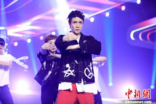 郑元畅杨丞琳老友聚首《新舞林大会》首迎踢馆嘉宾