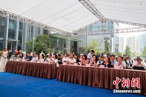 贵州全新地标，401米“ZTF中心”落成