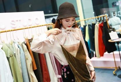 主播供应链双向赋能蘑菇街举行直播行业线下订货会