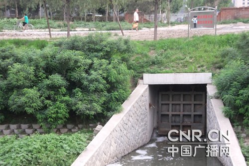 京一"观赏河道"常年污染 屡治无效居民夜不能眠